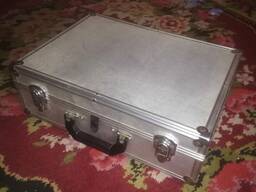 Алюминиевый чемодан для приборов и инструмента
