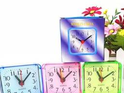 Будильник 6 на 6 см дорожный светятся стрелки 1 батарейка