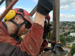 Демонтаж стальных башен (вышек, мачт)