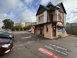 Действующая автостоянка на 250 машиномест с 2х этажным зданием