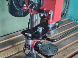 Для жестяной банки №46(72.8) закатывающая машинка