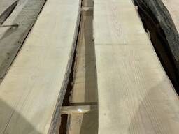 Доска ясеня сухая 8% необрезная