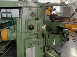 Горизонтально-фрезерный станок 6Р82