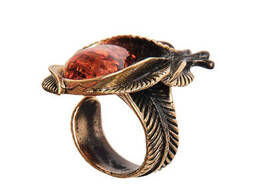 Кольцо «Винтажный лист» латунь, янтарь H08PB2
