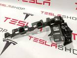 Кронштейн (крепление) правый Tesla Model X