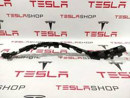 Кронштейн (крепление) правый Tesla Model X
