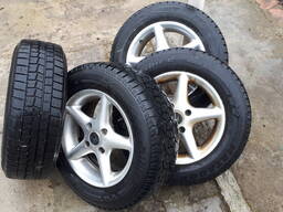 Литьё R15 полный комплек с резиной 4 шт 4 на 114.3 на 64.