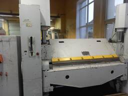 Машина гибочная с поворотной балкой (гидравлический пресс) ИВ-2142