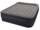 Надувная кровать Intex 152x203x42 Deluxe Pillow Rest Reised Bed, встроенный насос 220V. .. - фото 1