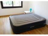 Надувная кровать Intex 152x203x42 Deluxe Pillow Rest Reised Bed, встроенный насос 220V. .. - фото 3