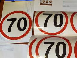 Наклейка знак 70 на авто ограничение скорости