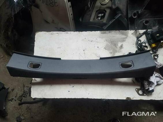 Обшивка багажника Volkswagen Touran 2