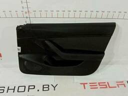 Обшивка двери передней правой Tesla Model 3