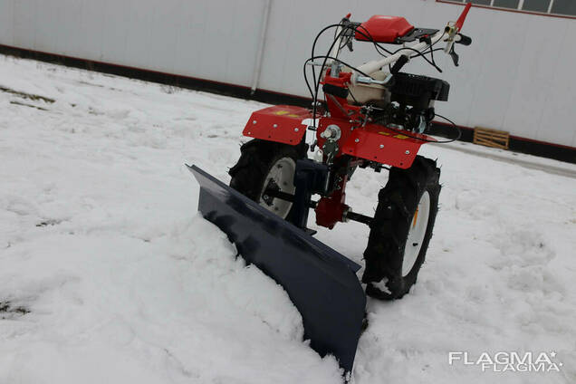 Мотоблок для уборки снега