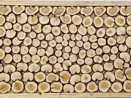 Панно из можжевельника.