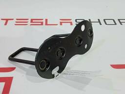 Петля замка капота Tesla Model S