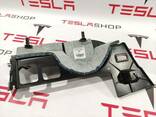 Пластик салона Tesla Model X