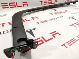 Пластик салона Tesla Model X
