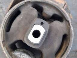Подушка двигателя Volkswagen Passat B4