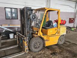 Погрузчик вилочный Komatsu. Пр-во Япония. Год выпуска 2007. Модель FG35NT-7. Двигатель Nis