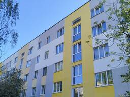 Безвоздушная покраска стен, покраска помещений. Промышленный альпинист