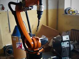 Промышленный сварочный робот KUKA