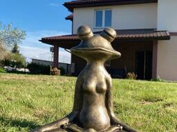Садовая скульптура Лягушка