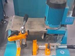 Станок для фрезерования торца импоста (портативный с 1 фрезой) 230В, KM-212, 2014 г. в.