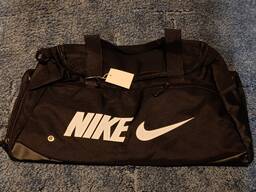 Сумка спортивная Nike карман для обуви 50/25 см