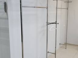 Торговое оборудование из нержавеющей стали.