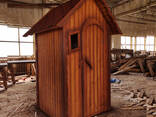 Туалет деревянный с арочной дверью - фото 2