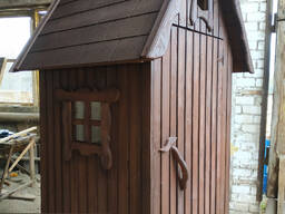 Туалет деревянный с окошком