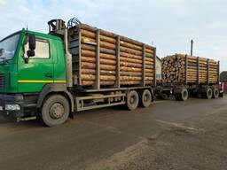 Трактор и лесовоз столкнулись на трассе в Калужской области