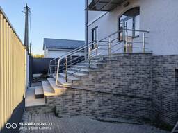 Установка ограждений из нержавейки.