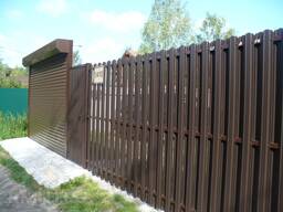 Устройство заборов из штакетника
