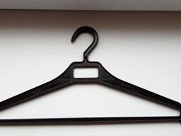 Вешалка Крепкая надежная.